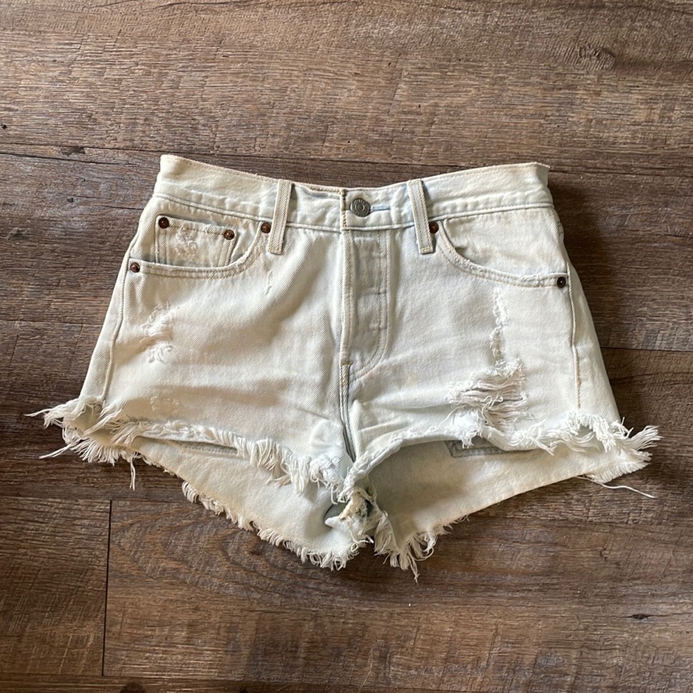 Levi’s high waisted denim shorts